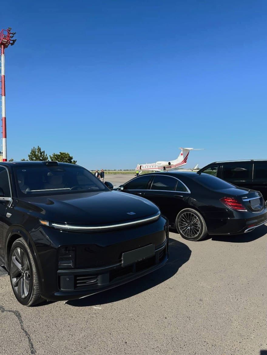 Тарелка с традиционным пловом.